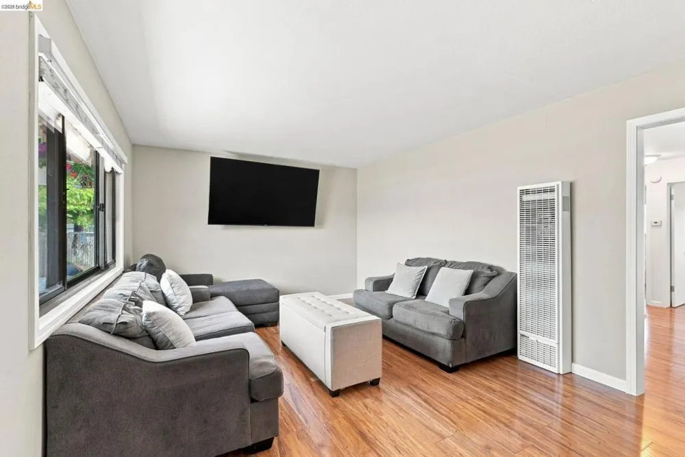 290 Shepherd Ave Hayward, CA 94544