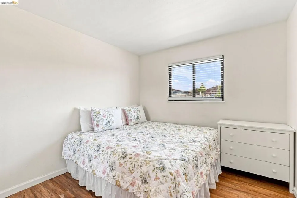 290 Shepherd Ave Hayward, CA 94544
