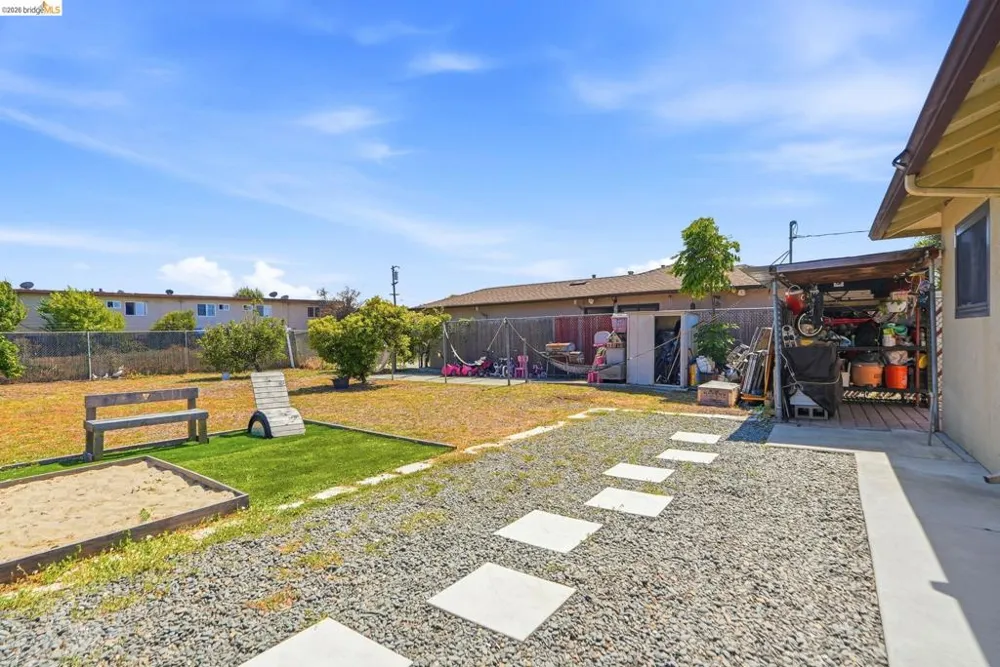 290 Shepherd Ave Hayward, CA 94544