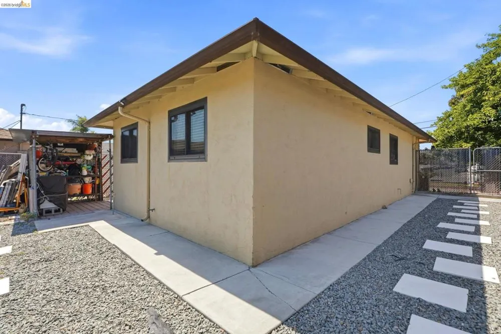 290 Shepherd Ave Hayward, CA 94544