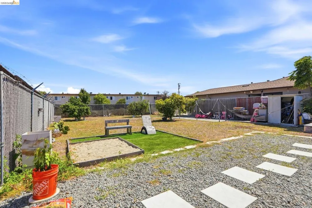 290 Shepherd Ave Hayward, CA 94544