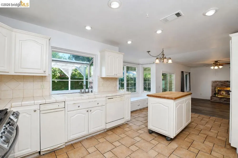 1967 Cheyenne Way Stockton, CA 95209