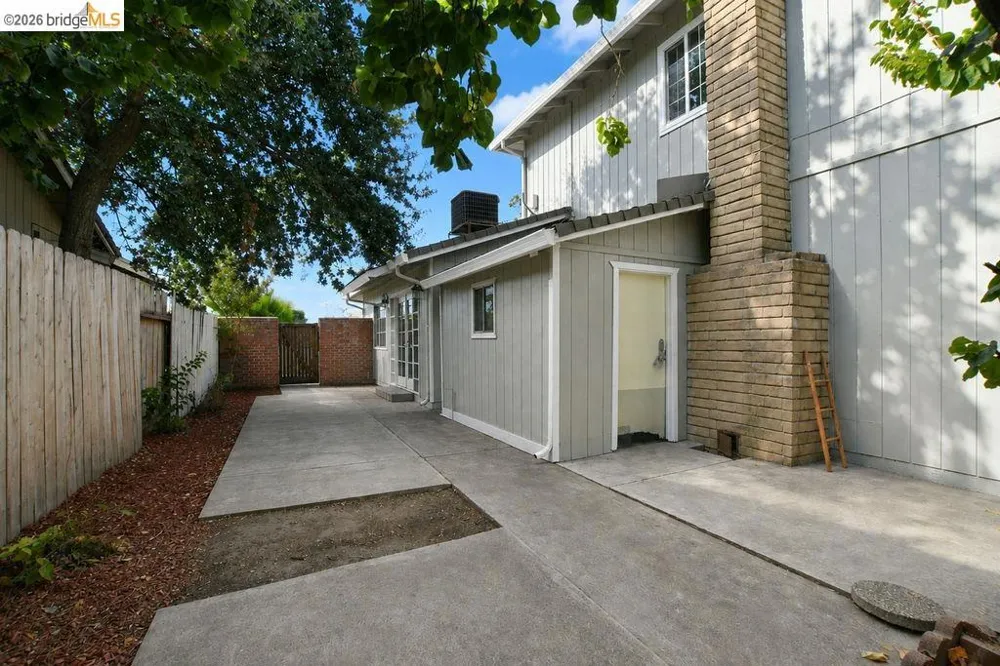 1967 Cheyenne Way Stockton, CA 95209