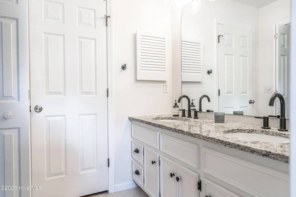 185 S Ashe Street Southern Pines, NC 28387