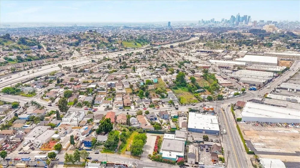 1521 Bonnie Beach Los Angeles, CA 90063