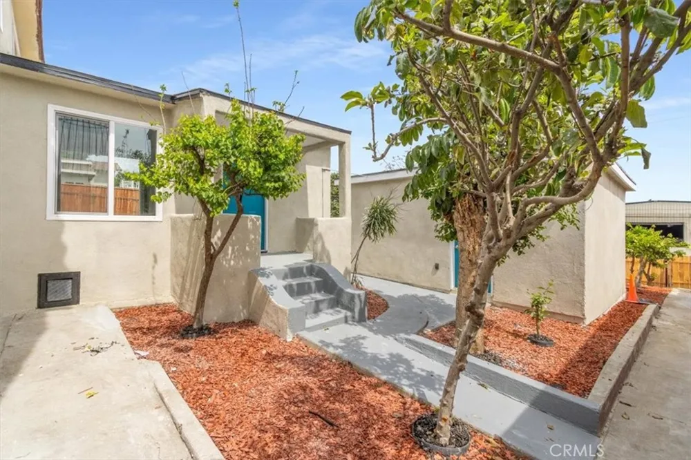 1521 Bonnie Beach Los Angeles, CA 90063