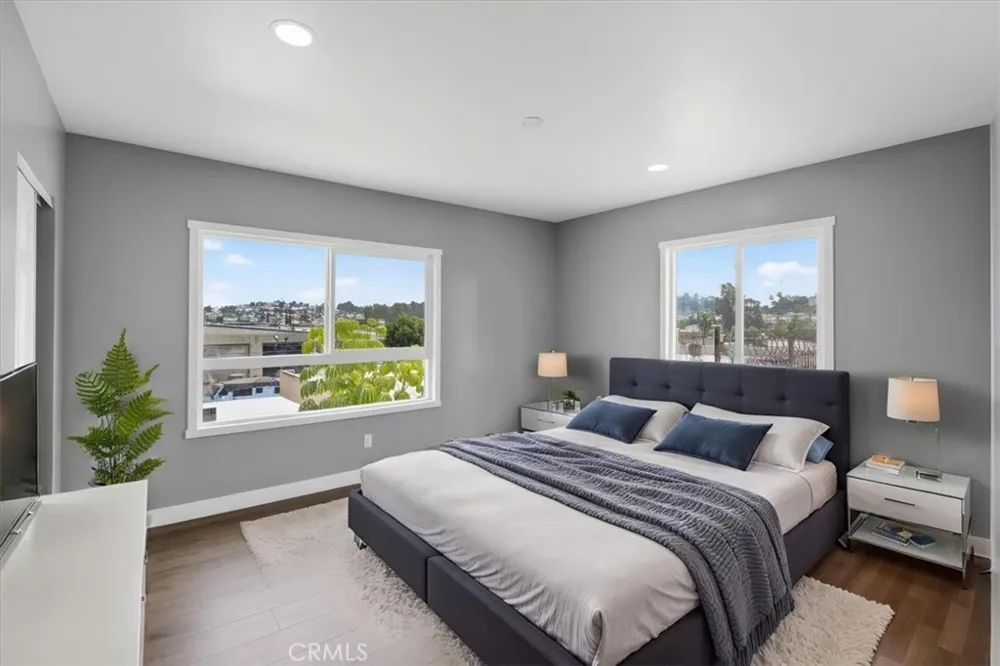 1521 Bonnie Beach Los Angeles, CA 90063