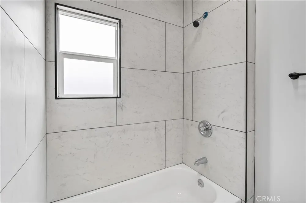 1521 Bonnie Beach Los Angeles, CA 90063