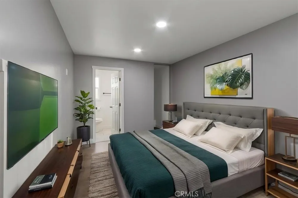 1521 Bonnie Beach Los Angeles, CA 90063