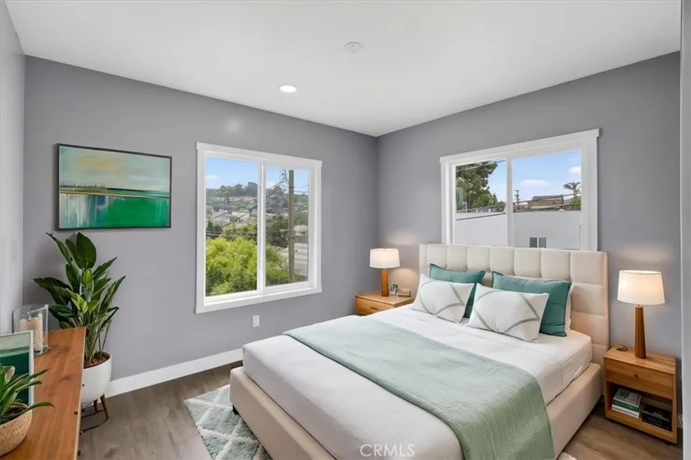 1521 Bonnie Beach Los Angeles, CA 90063