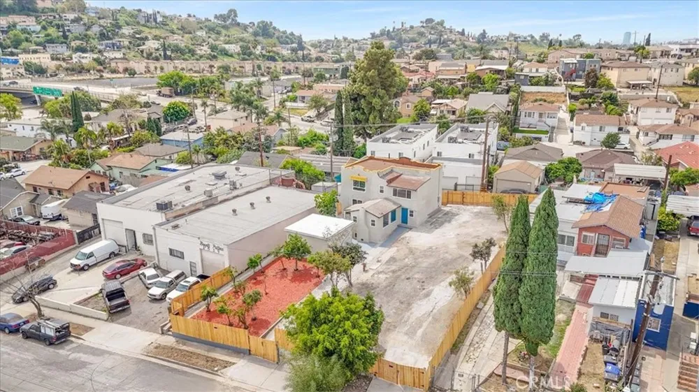 1521 Bonnie Beach Los Angeles, CA 90063