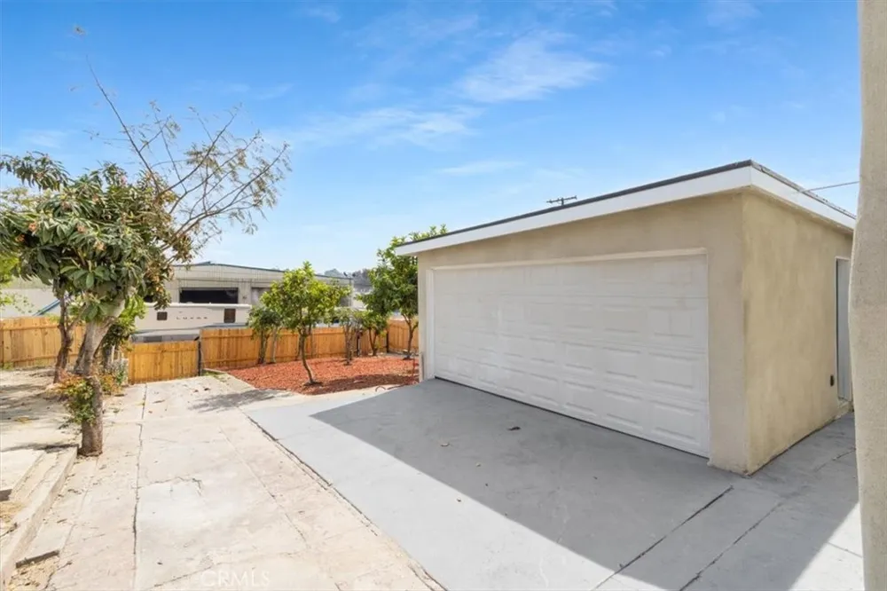 1521 Bonnie Beach Los Angeles, CA 90063