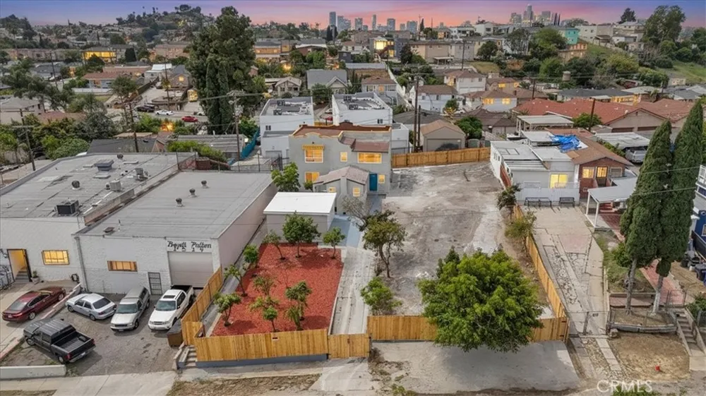 1521 Bonnie Beach Los Angeles, CA 90063