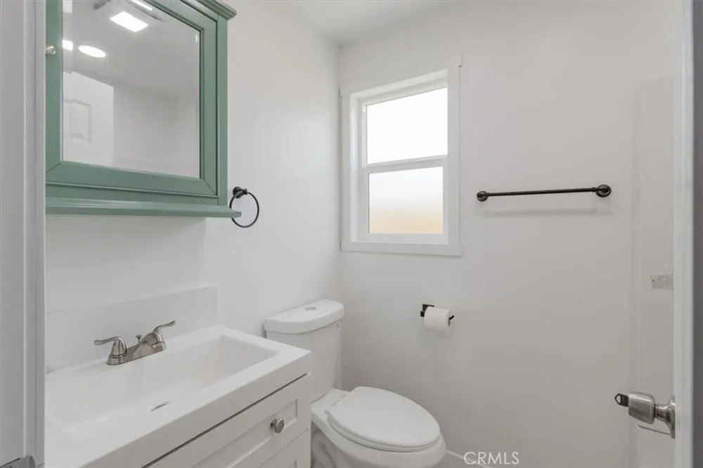1521 Bonnie Beach Los Angeles, CA 90063