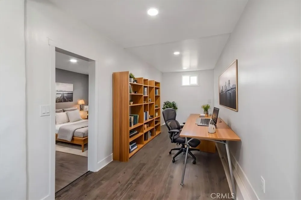 1521 Bonnie Beach Los Angeles, CA 90063