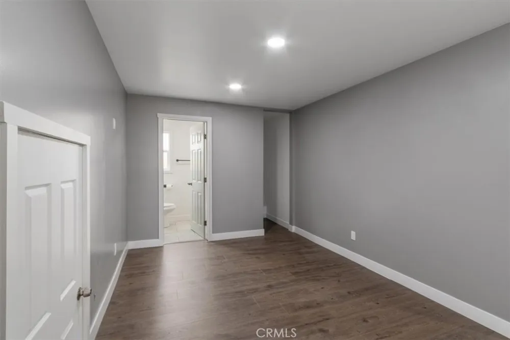 1521 Bonnie Beach Los Angeles, CA 90063