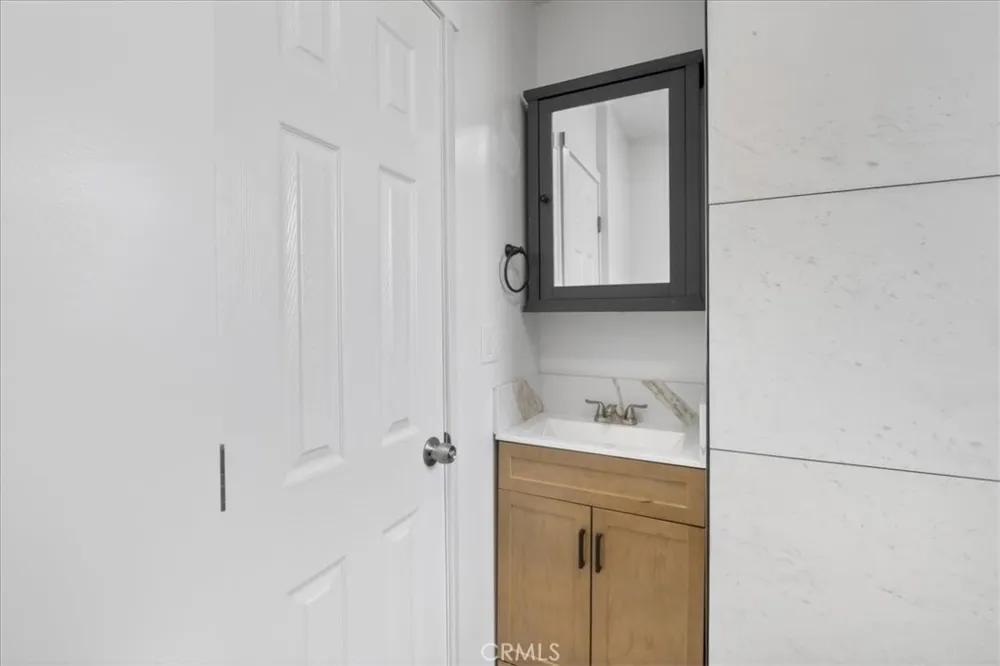 1521 Bonnie Beach Los Angeles, CA 90063