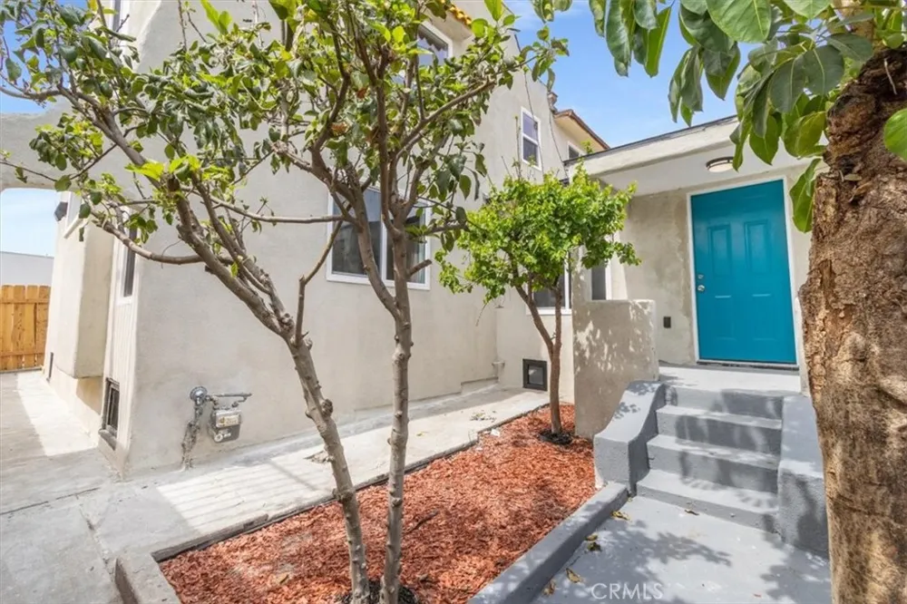 1521 Bonnie Beach Los Angeles, CA 90063