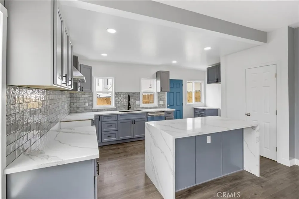 1521 Bonnie Beach Los Angeles, CA 90063