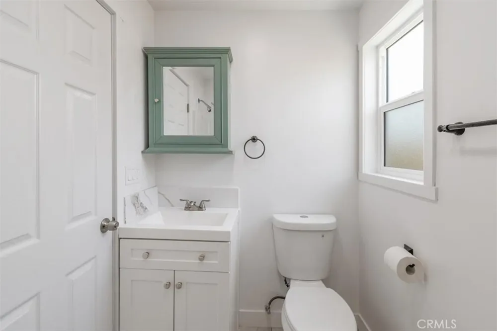 1521 Bonnie Beach Los Angeles, CA 90063