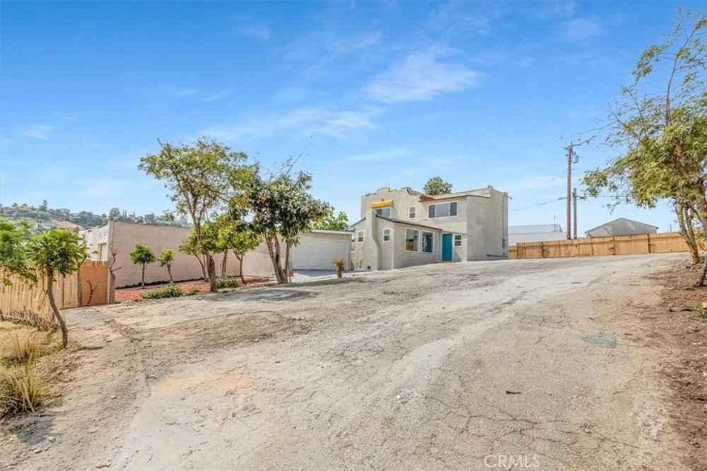 1521 Bonnie Beach Los Angeles, CA 90063