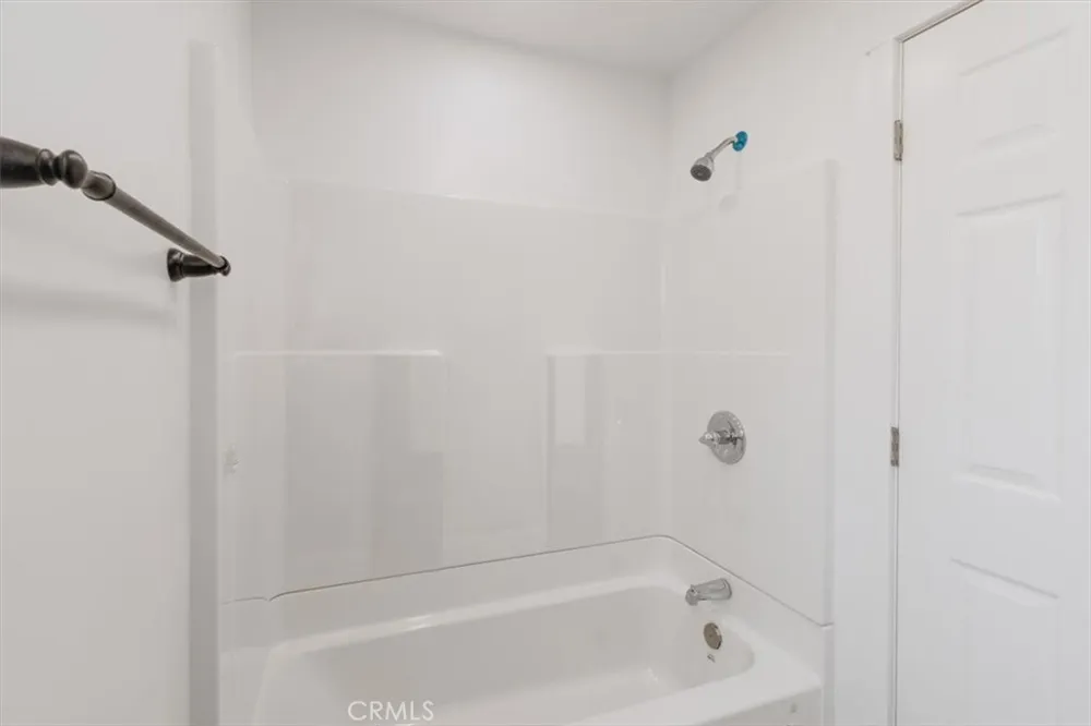 1521 Bonnie Beach Los Angeles, CA 90063