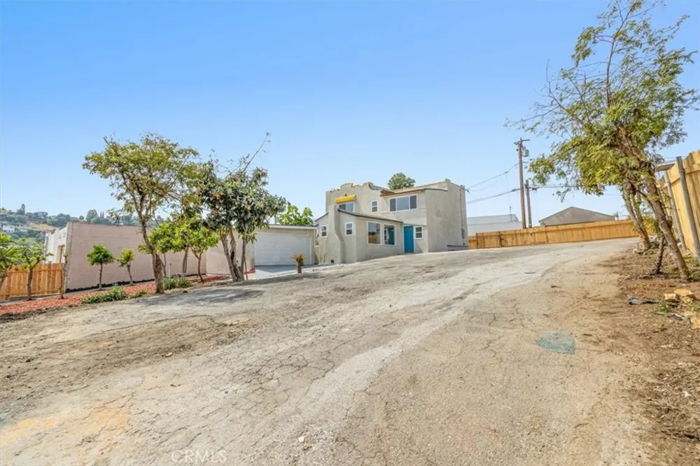 1521 Bonnie Beach Los Angeles, CA 90063