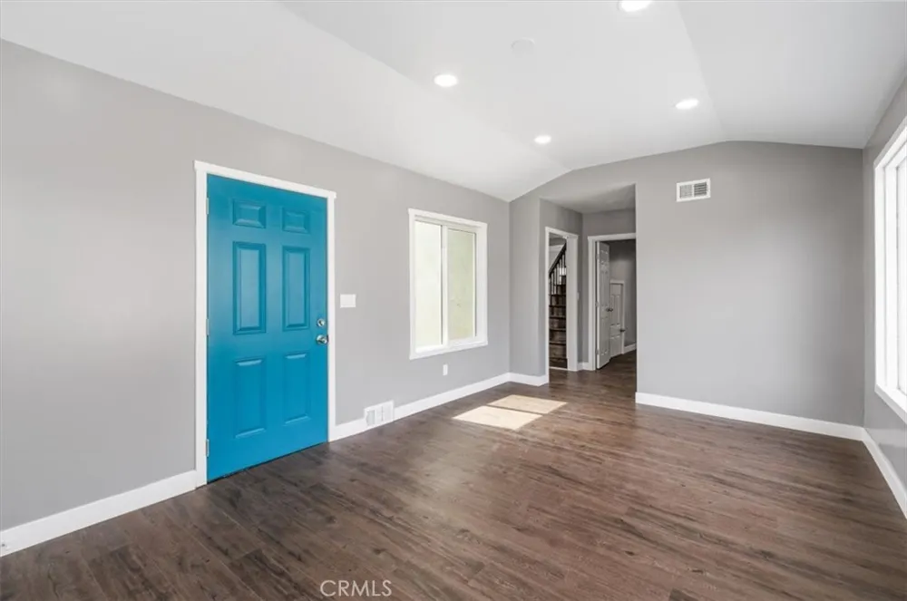 1521 Bonnie Beach Los Angeles, CA 90063