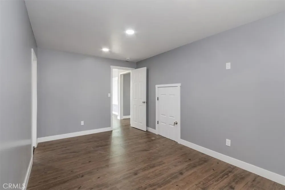1521 Bonnie Beach Los Angeles, CA 90063