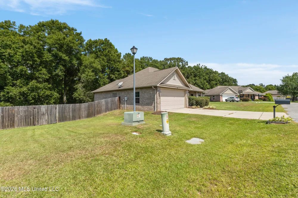 12 Coyote Circle Ellisville, MS 39437