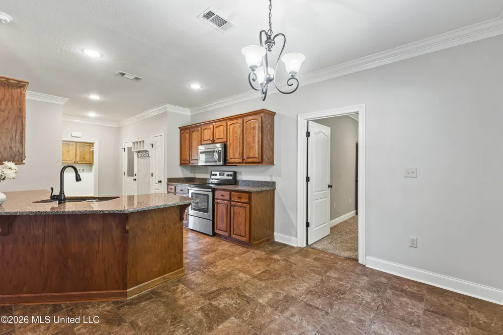 12 Coyote Circle Ellisville, MS 39437
