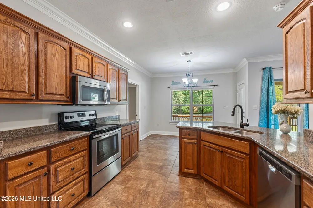12 Coyote Circle Ellisville, MS 39437