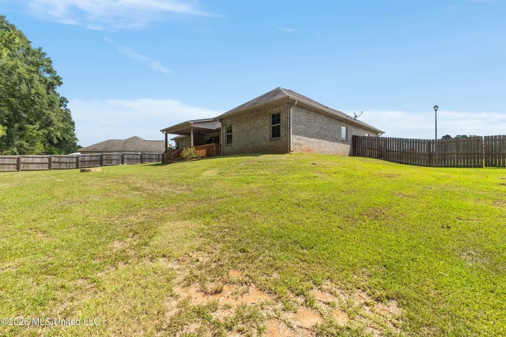 12 Coyote Circle Ellisville, MS 39437