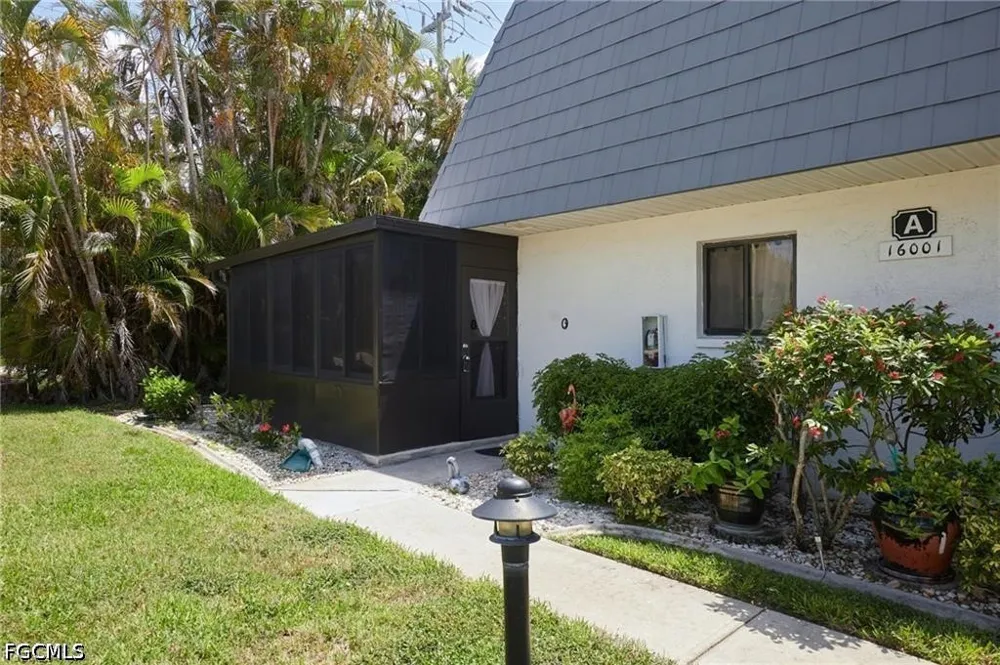 Amberwood Lake Court #3 Fort Myers, FL 33908