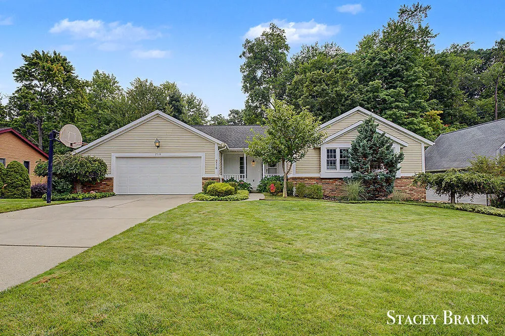 2310 NE Chelsea Road NE Grand Rapids City, MI 49505