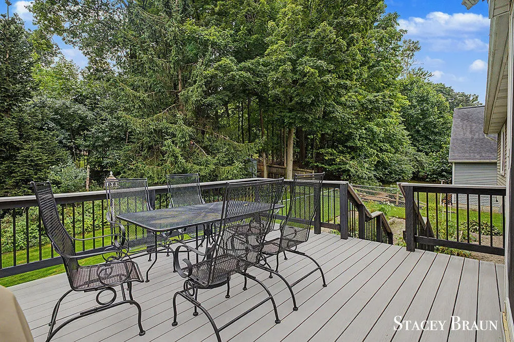 2310 NE Chelsea Road NE Grand Rapids City, MI 49505