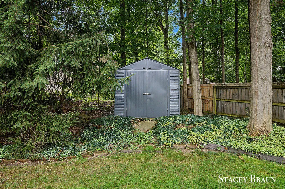 2310 NE Chelsea Road NE Grand Rapids City, MI 49505
