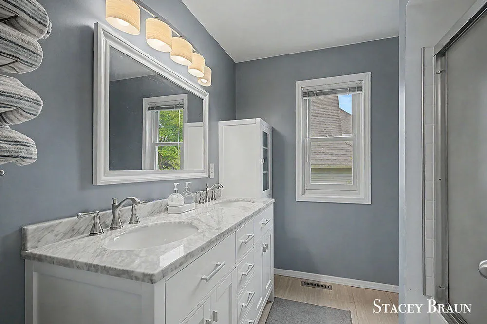 2310 NE Chelsea Road NE Grand Rapids City, MI 49505