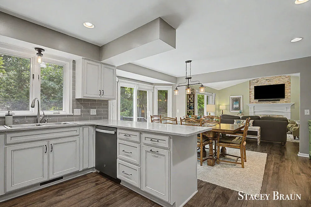 2310 NE Chelsea Road NE Grand Rapids City, MI 49505