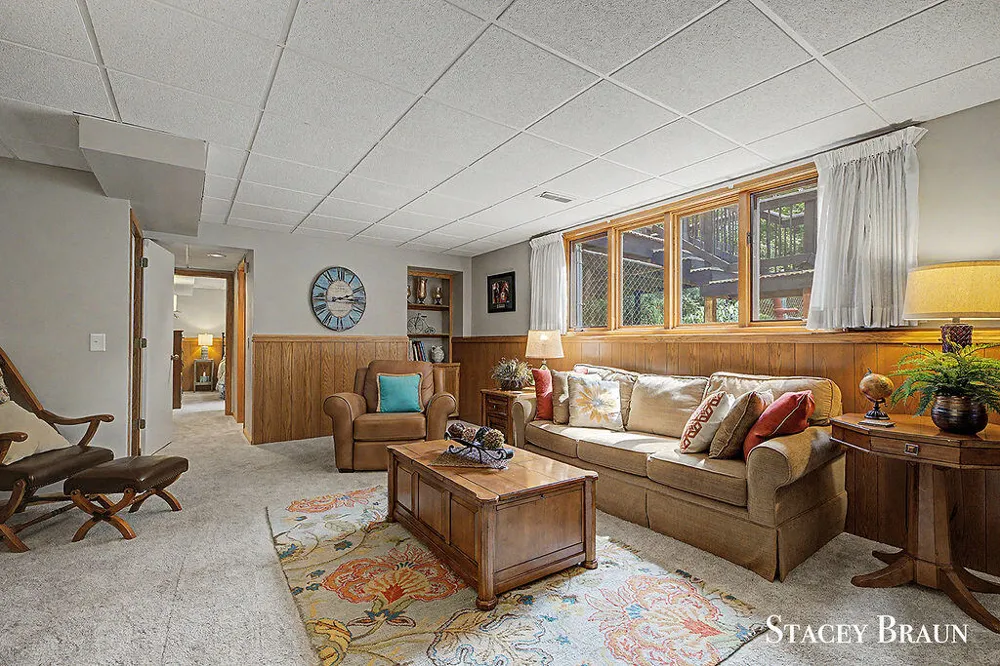 2310 NE Chelsea Road NE Grand Rapids City, MI 49505