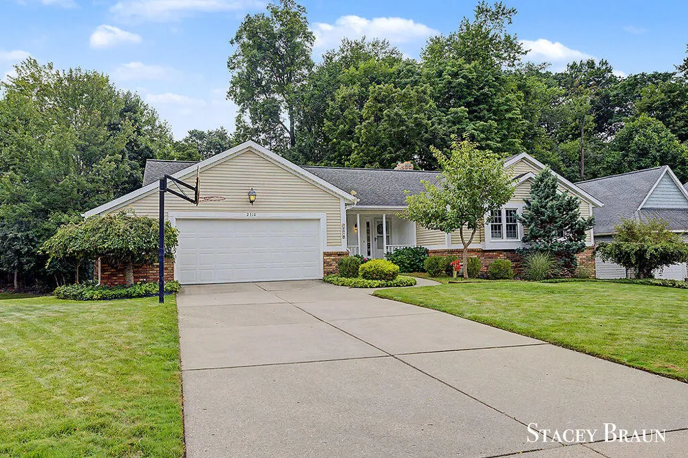 2310 NE Chelsea Road NE Grand Rapids City, MI 49505
