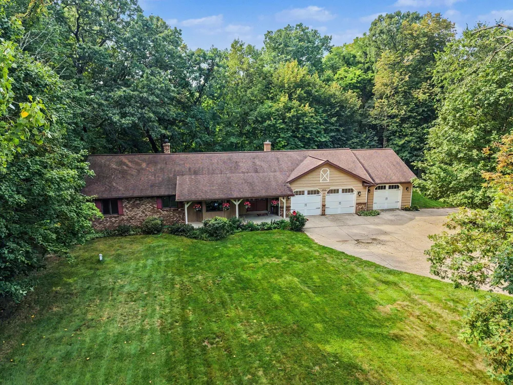 986 Luce Street SW Tallmadge Charter Township, MI 49534