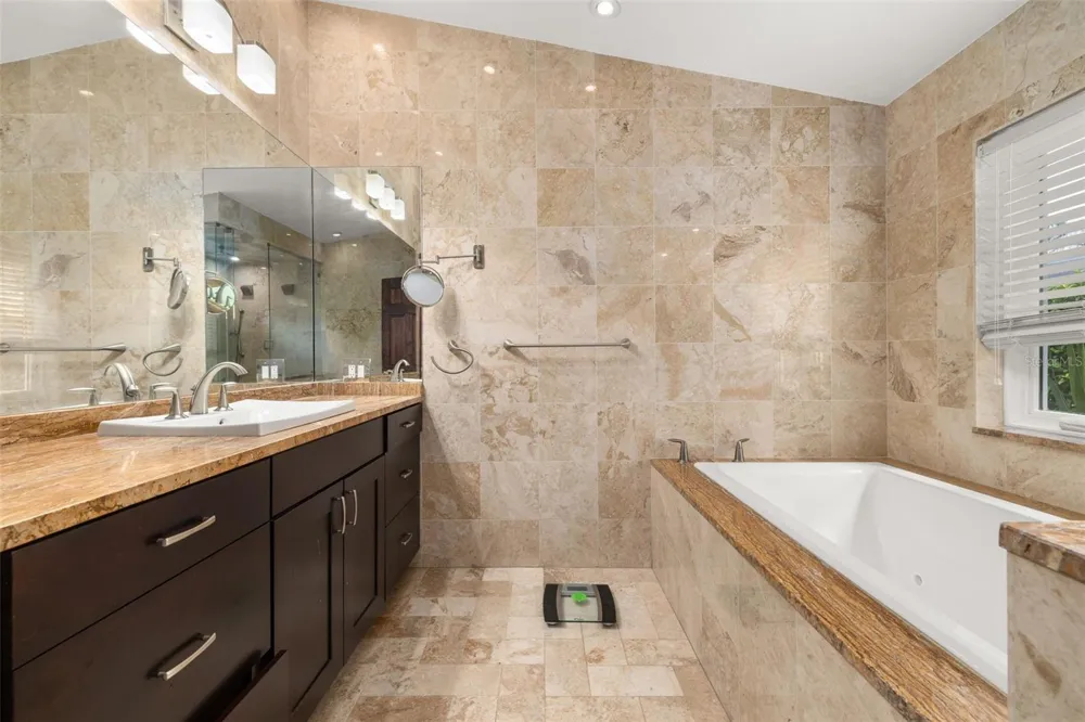 3625 WATERS EDGE DRIVE Belle Isle, FL 32812