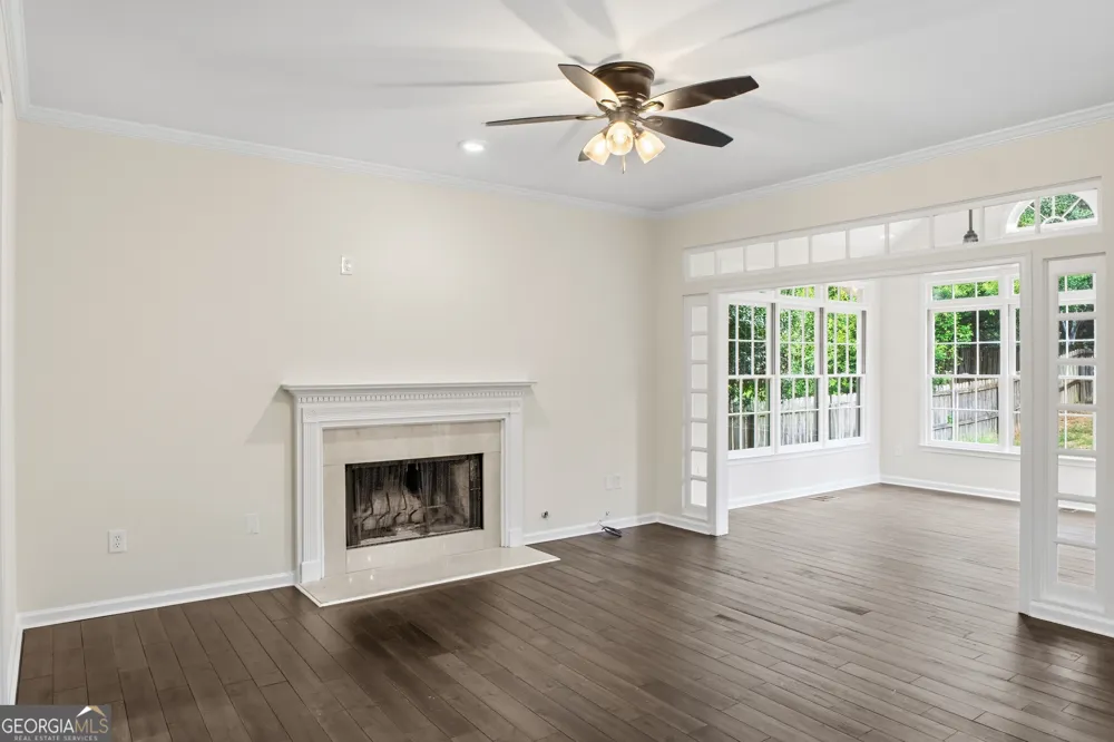 180 Shyrewood DR Lawrenceville, GA 30043
