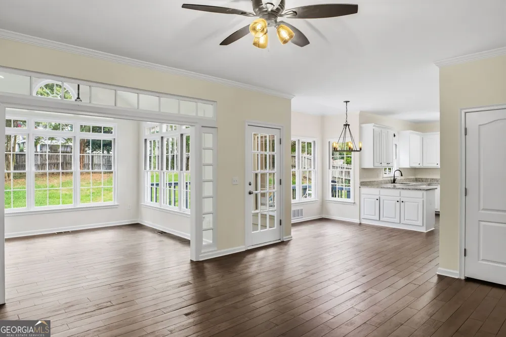 180 Shyrewood DR Lawrenceville, GA 30043