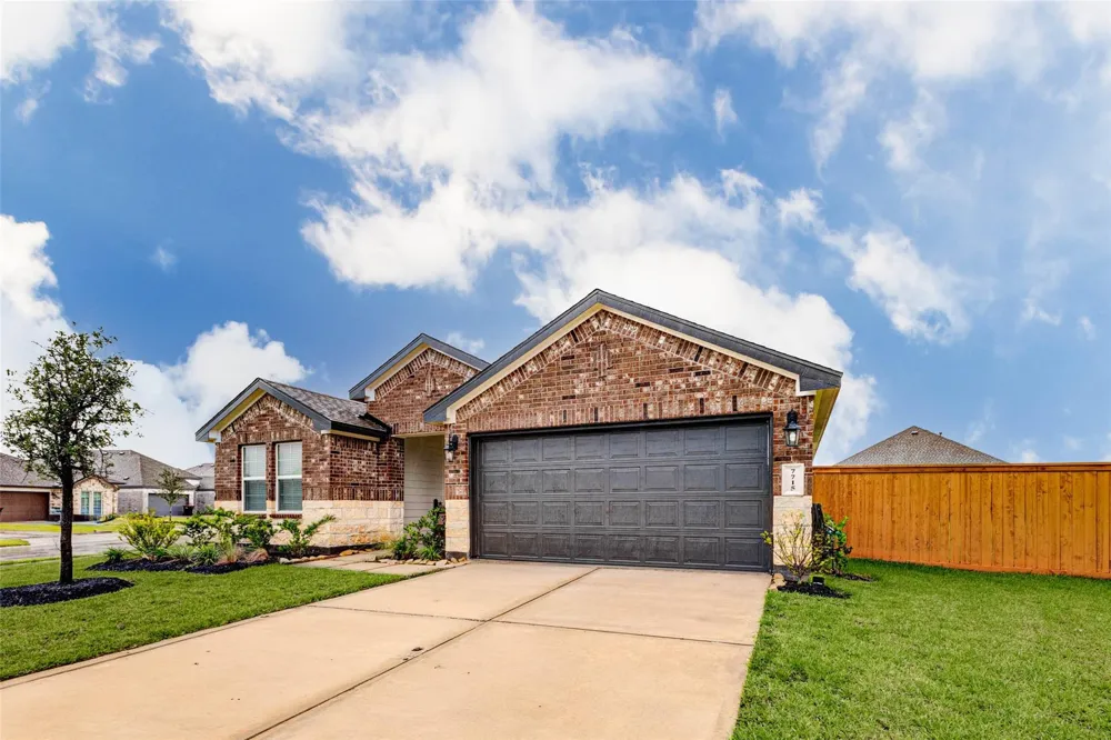 7715 Montana Ruby Drive Rosharon, TX 77583