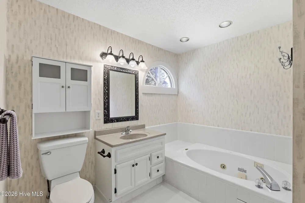 102 Bishop Drive Winterville, NC 28590