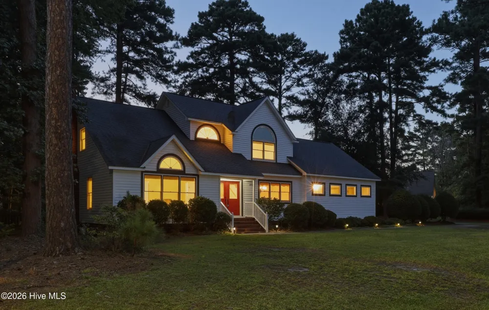 102 Bishop Drive Winterville, NC 28590