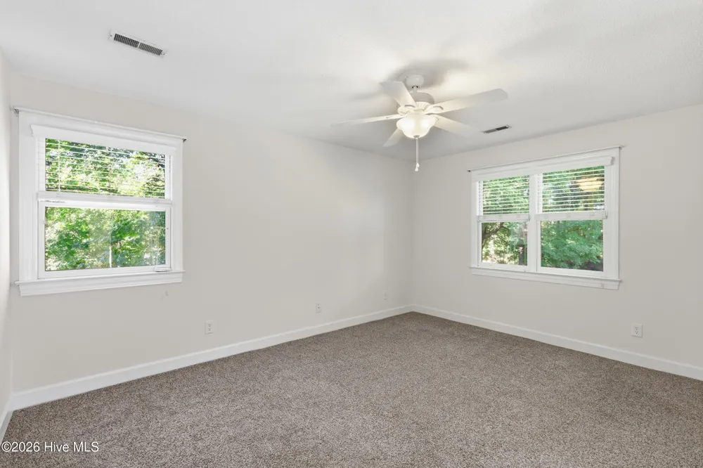 102 Bishop Drive Winterville, NC 28590