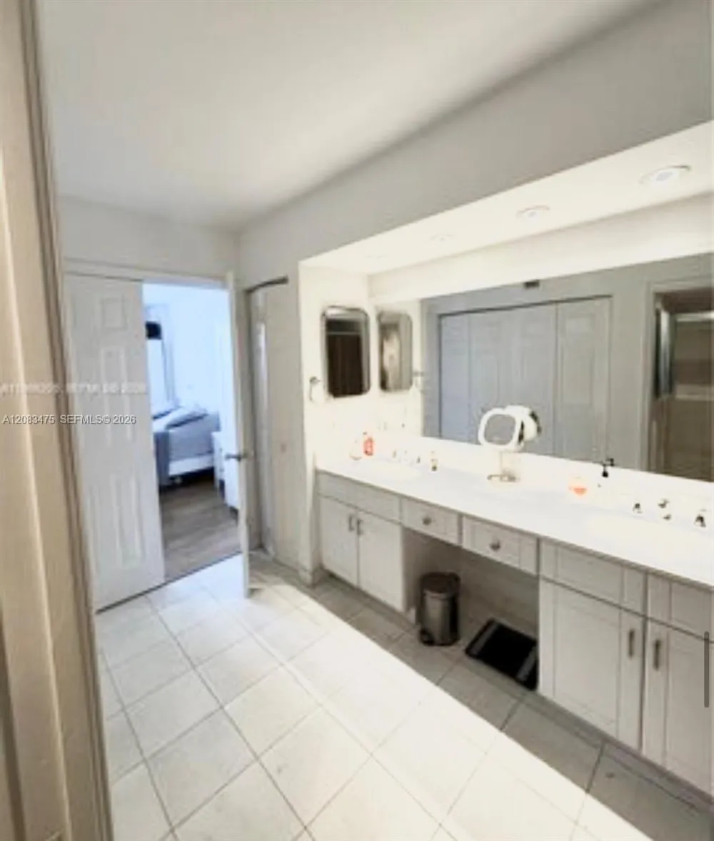 3530 Mystic Pointe Dr #3003 Aventura, FL 33180